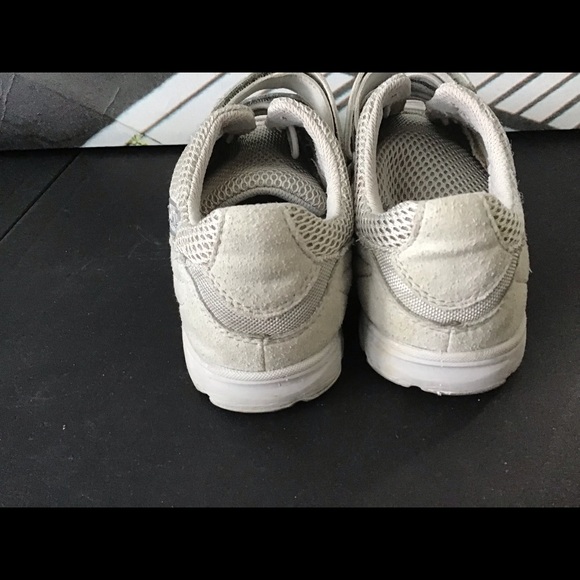 COACH TENNIS SHOES SIZE 6 - Picture 5 of 5